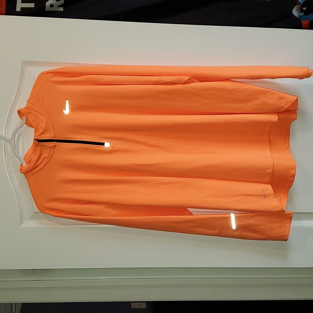 Nike Element 1/4 zip long sleeve pllover running shirt DriFit